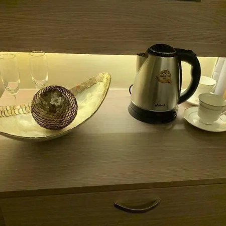 Isabelle Deluxe Room In Makati